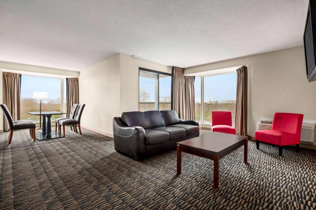 Ramada Plaza By Wyndham Niagara Falls Ngoại thất bức ảnh